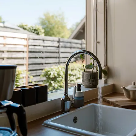 Crash'nstay - Julianalaan Σπίτι διακοπών *