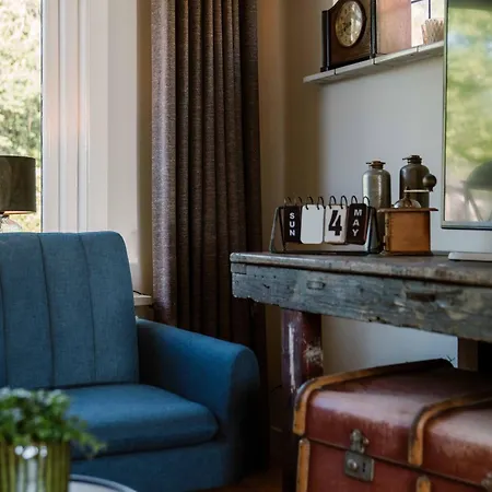 Crash'nstay - Julianalaan Σπίτι διακοπών *