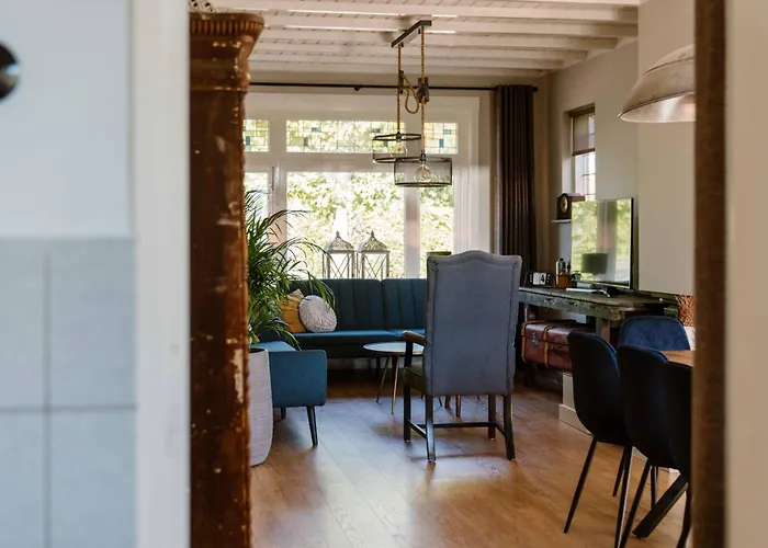 Crash'nstay - Julianalaan בית נופש